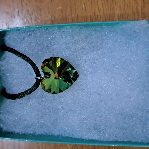 Sunlight Garden Crystal Heart Necklace - Picture 3 of 6